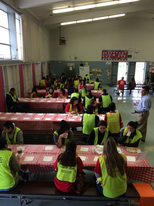 COUNCILMAN MARK SALINAS PUT ON A SUPER BREAKFAST OF SCRAMBLED EGGS AND PANCAKES FOR ALL 90 VOLUNTEERS!  HERE HE IS TALKING WITH STUDENTS FROM CSU EAST BAY AND CHABOT