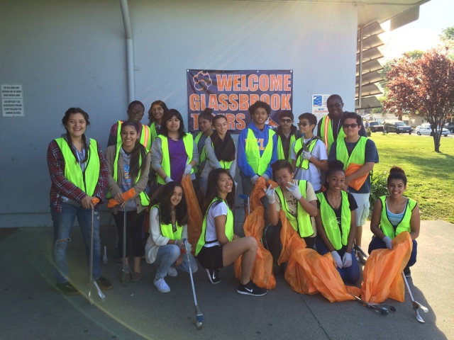 Here's the Crew From Hayward High's Interact Club!  Thank you for the great job you did on Huntwood!